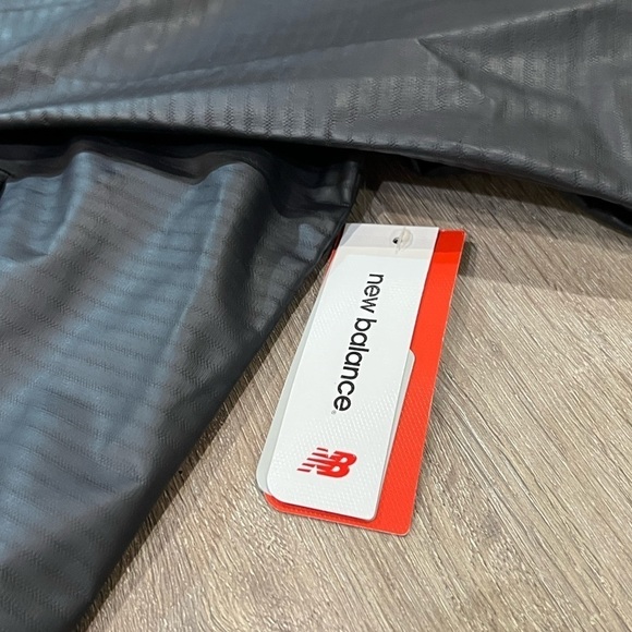 NWT Medium New Balance Women’s Determination Bomber Athletic Nordstroms Athletic - Picture 3 of 11